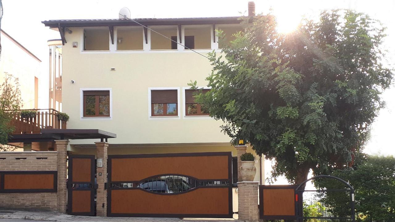 Ferienwohnung Soada Cappelle sul Tavo Exterior foto